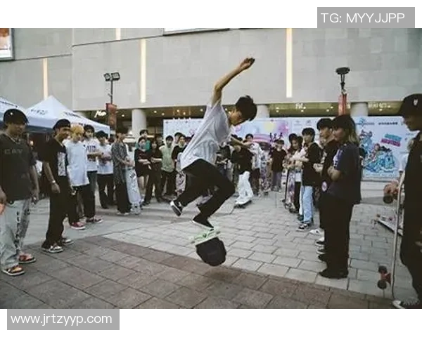 南京滑板队快攻战术解析与滑板文化的深度融合探讨